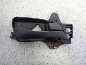 HYUNDAI i30 07-12 KLAMKA DRZWI PRZEDNIA PRAWA WEWNĘTRZNA