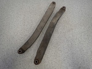 HYUNDAI TUCSON 04- WAHACZ TYŁ LEWY LUB PRAWY 4/4 MINIATURA