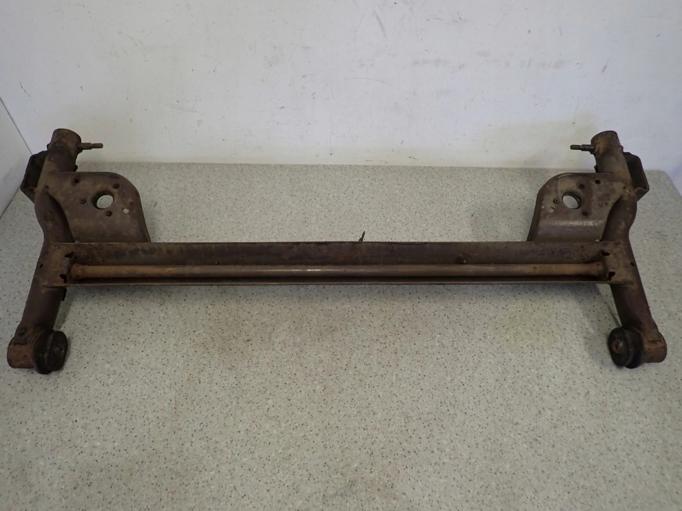 SUZUKI SWIFT 05- SPLASH 08- BELKA TYLNA ZAWIESZENIA GOŁA 7/9