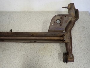 SUZUKI SWIFT 05- SPLASH 08- BELKA TYLNA ZAWIESZENIA GOŁA 9/9 MINIATURA