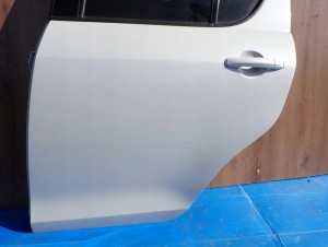 SUZUKI SWIFT MK7 5D 10-16 DRZWI TYLNE LEWE ZNL KOMPLETNE 7/13 MINIATURA