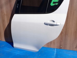 SUZUKI SWIFT MK7 5D 10-16 DRZWI TYLNE LEWE ZNL KOMPLETNE 10/13 MINIATURA