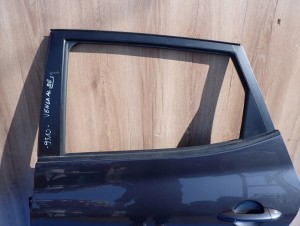KIA VENGA 09- DRZWI TYLNE LEWE BE 2/12 MINIATURA