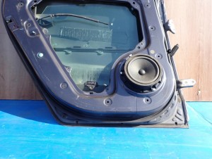 KIA VENGA 09- DRZWI TYLNE LEWE BE 12/12 MINIATURA