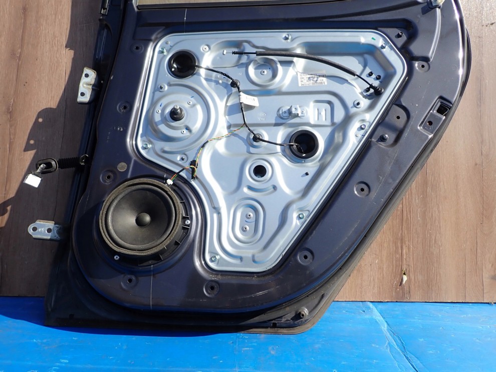 KIA VENGA 09- DRZWI TYLNE PRAWE BE 10/10