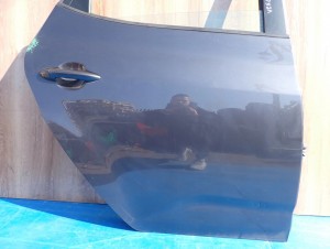 KIA VENGA 09- DRZWI TYLNE PRAWE BE 5/10 MINIATURA