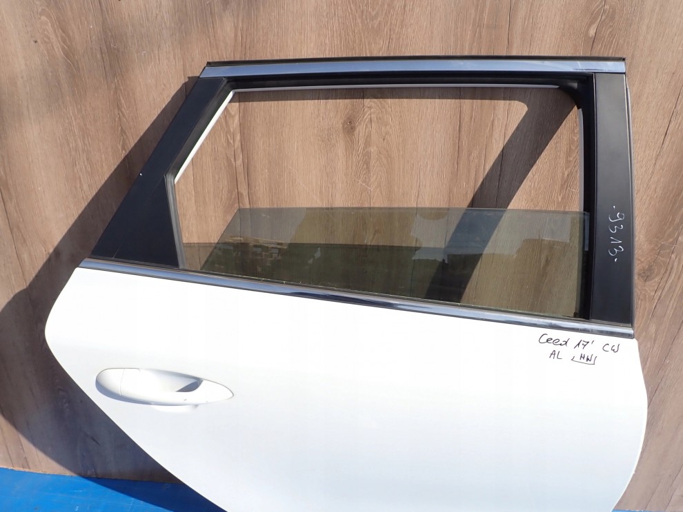 KIA CEED II KOMBI CW 12-17 DRZWI TYLNE PRAWE HW 2/9