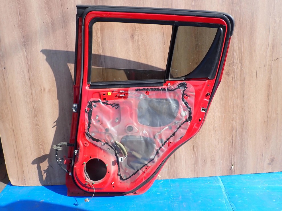 SUZUKI SWIFT MK7 5d 10-16 DRZWI TYLNE PRAWE ZCF KOMPLETNE 13/14