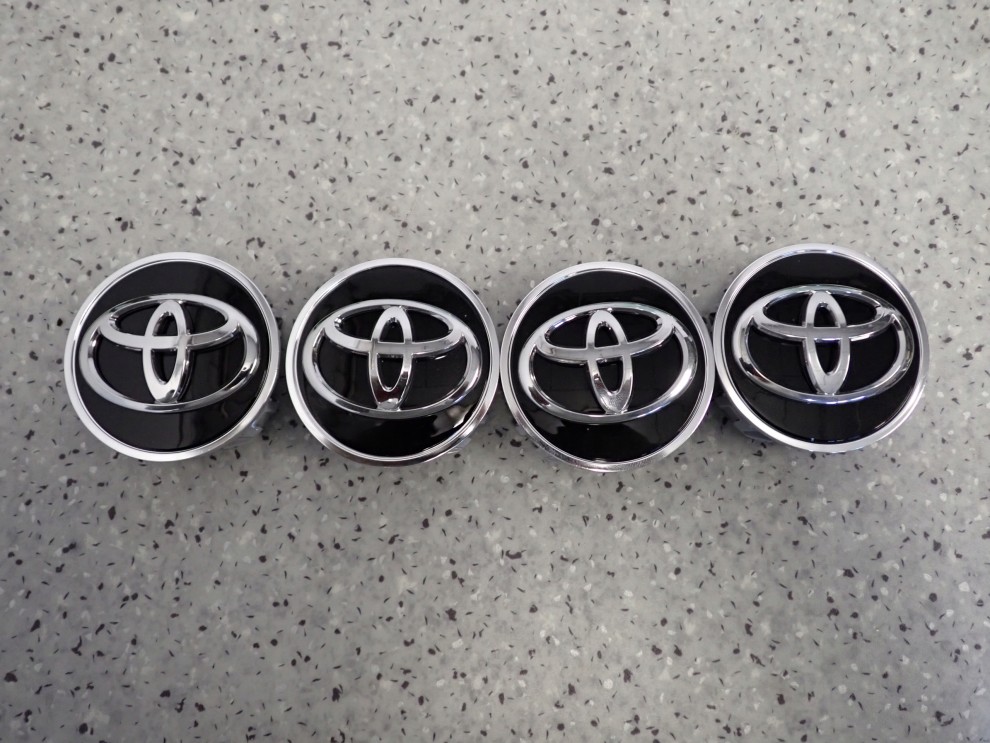 TOYOTA ORYGINAŁ KOŁPAKI KAPSEL ZAŚLEPKI NAKŁADKA DEKIELEK FELGI ALUMINIOWEJ 1/4