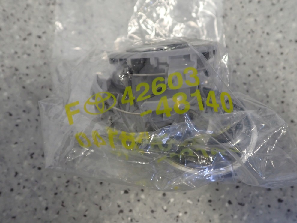 TOYOTA ORYGINAŁ KOŁPAKI KAPSEL ZAŚLEPKI NAKŁADKA DEKIELEK FELGI ALUMINIOWEJ 4/4