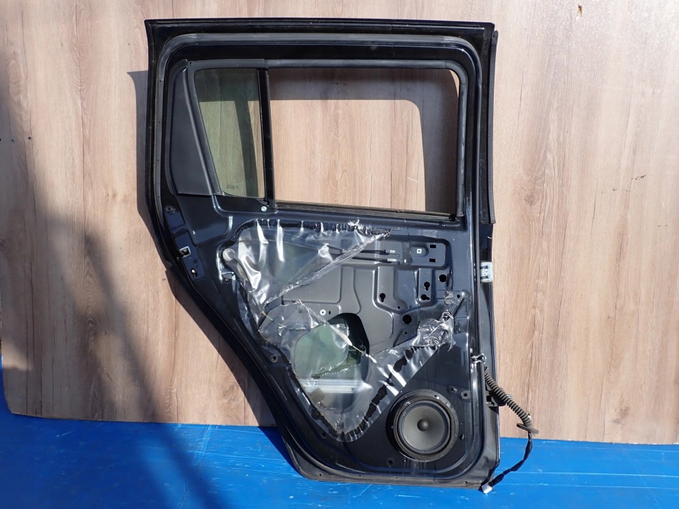 SUZUKI SWIFT 5d MK6 04-09 DRZWI TYLNE LEWE ZCE KOMPLETNE 10/11