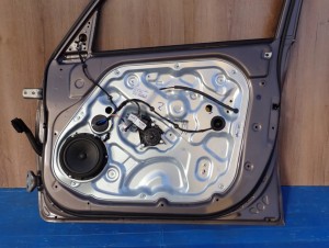 HYUNDAI IX20 HB 09- DRZWI PRZEDNIE PRAWE NSW 13/13 MINIATURA