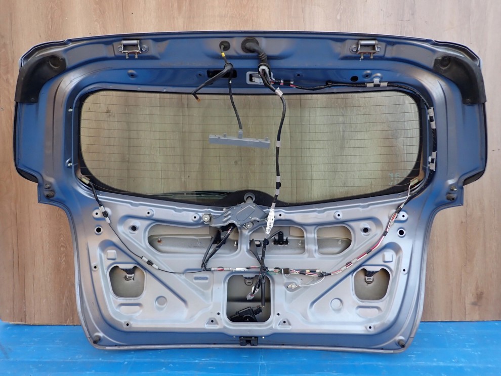 TOYOTA VERSO 09-13 KLAPA BAGAŻNIKA SZYBA TYLNA 8T4 13/15