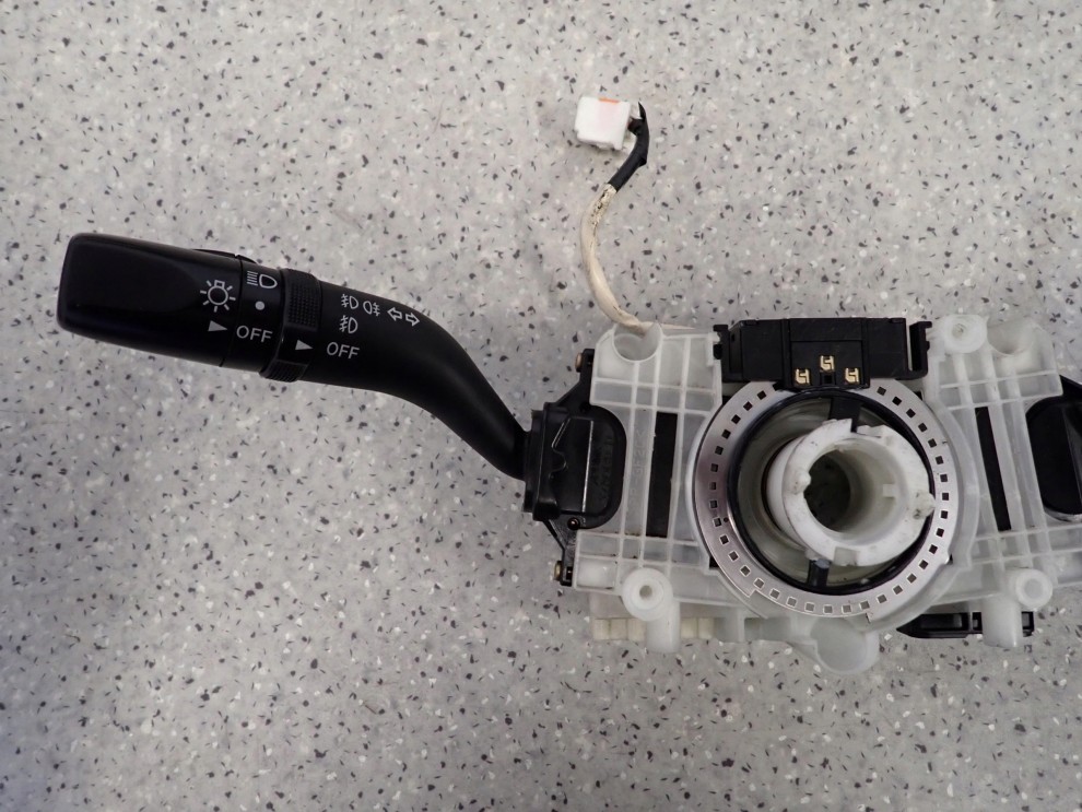 MAZDA 6 MAZDA6 GG 02-07 PRZEŁĄCZNIK ŚWIATEŁ WYCIERACZEK ZESPOLONY 2/4