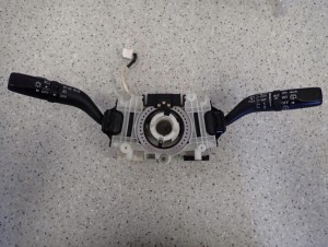 MAZDA 6 MAZDA6 GG 02-07 PRZEŁĄCZNIK ŚWIATEŁ WYCIERACZEK ZESPOLONY