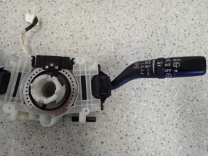 MAZDA 6 MAZDA6 GG 02-07 PRZEŁĄCZNIK ŚWIATEŁ WYCIERACZEK ZESPOLONY 3/4 MINIATURA