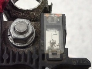 NISSAN MICRA K12 1.2 1.4 BENZYNA 03-10 KLEMA PLUSOWA 6/6 MINIATURA