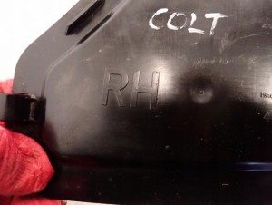 MITSUBISHI COLT CZ 03-09 ZAŚLEPKA NADKOLA PRZEDNIA PRAWA 4/4 MINIATURA