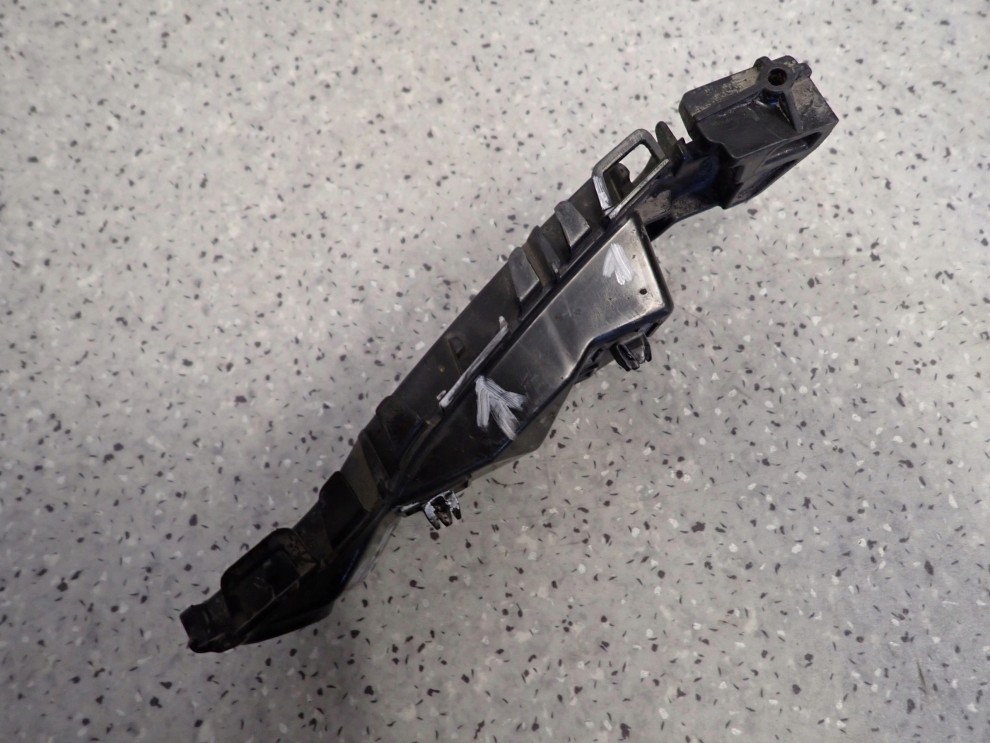 SUZUKI SPLASH 09-14 ŚLIZG ZDERZAKA PRZEDNI PRAWY 3/6