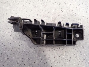 SUZUKI SPLASH 09-14 ŚLIZG ZDERZAKA PRZEDNI PRAWY 5/6 MINIATURA