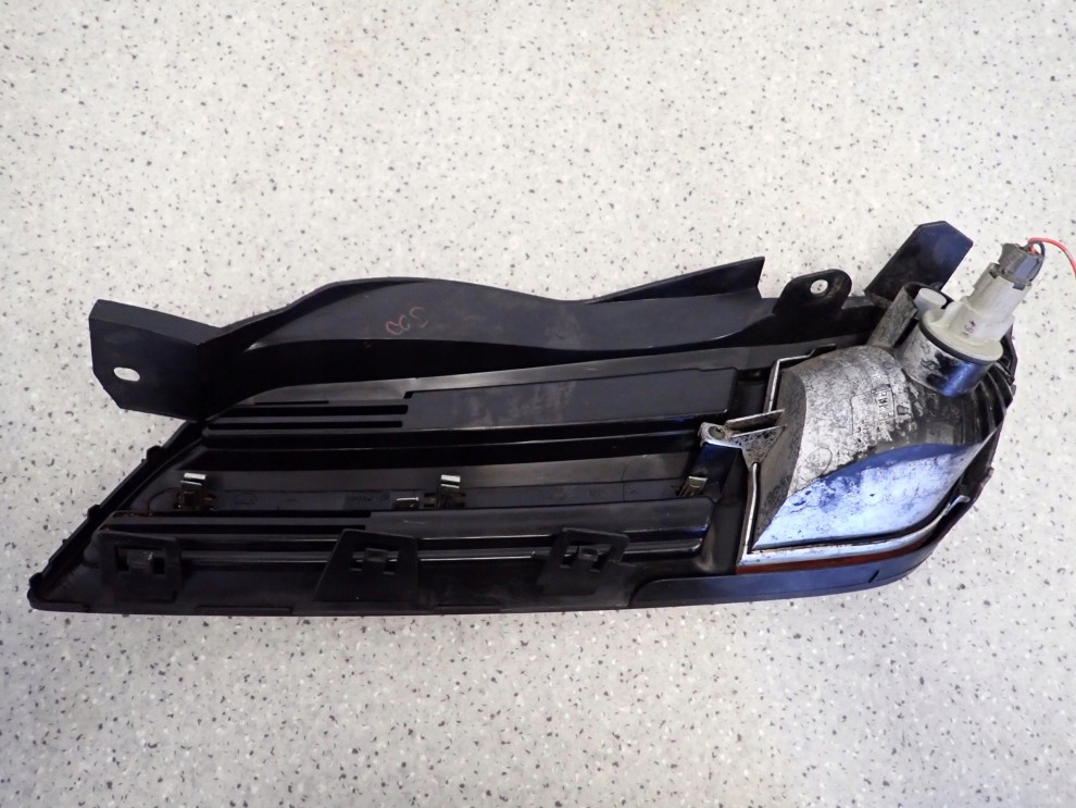 NISSAN MICRA K12 02-04 ATRAPA GRILL PRAWA 3/3