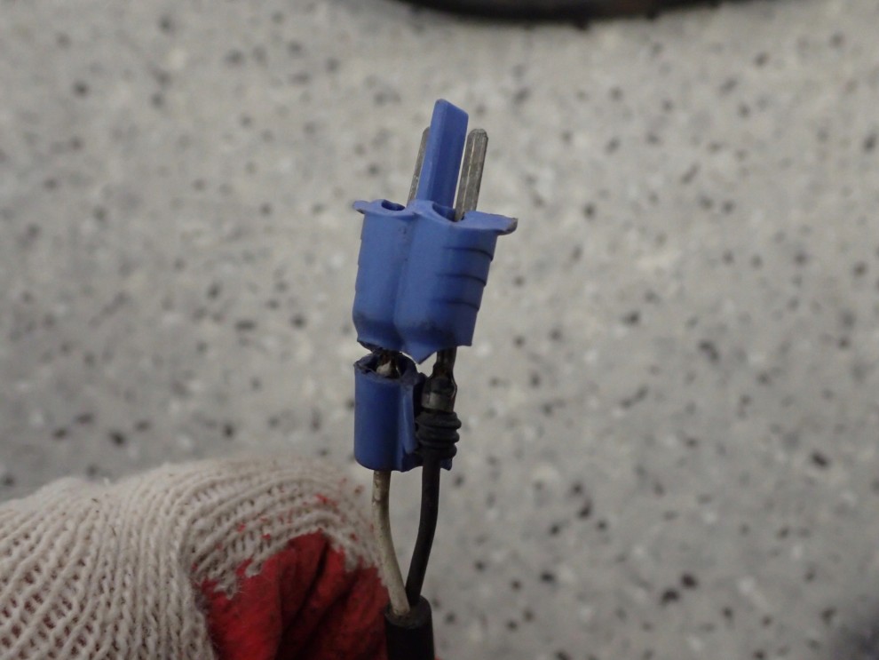 SUZUKI IGNIS 04-08 CZUJNIK ABSU TYLNY PRAWY 2WD 3/3