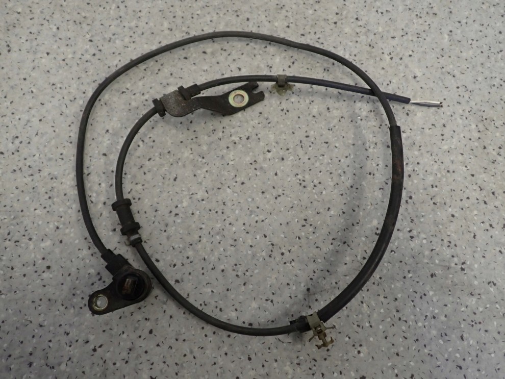 SUZUKI IGNIS 04-08 CZUJNIK ABSU TYLNY PRAWY 2WD 1/4