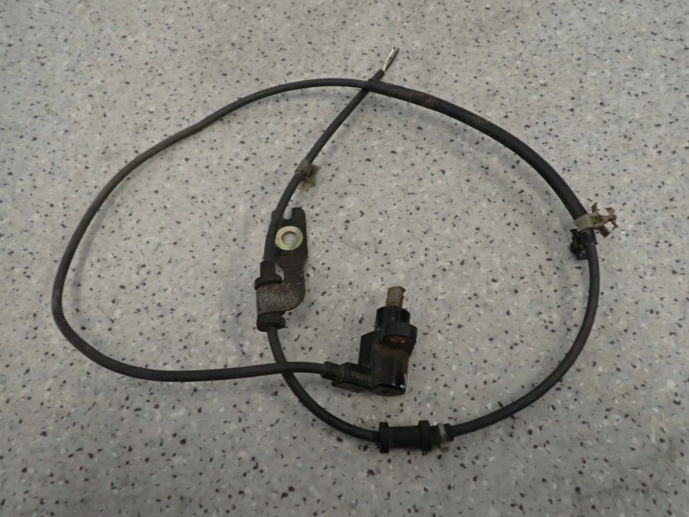 SUZUKI IGNIS 04-08 CZUJNIK ABSU TYLNY PRAWY 2WD 2/4