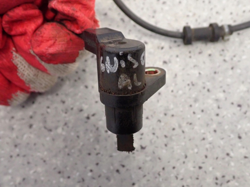 SUZUKI IGNIS 04-08 CZUJNIK ABSU TYLNY PRAWY 2WD 3/4