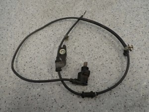 SUZUKI IGNIS 04-08 CZUJNIK ABSU TYLNY PRAWY 2WD 2/4 MINIATURA