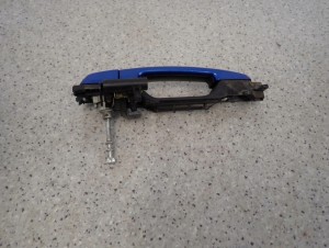 SUZUKI SX4 06-13 KLAMKA DRZWI PRZEDNIA LEWA 9/9 MINIATURA