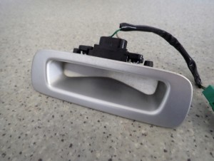 SUZUKI SWIFT MK6 04- KLAMKA TYLNEJ KLAPY SWITCH 3/7 MINIATURA