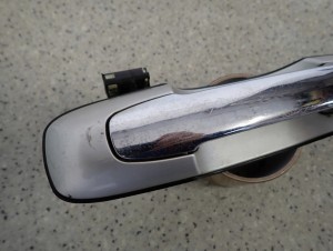 SUZUKI GRAND VITARA I XL7 99-05 KLAMKA ZEWNĘTRZNA TYLNA PRAWA 2/7 MINIATURA