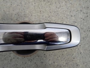 SUZUKI GRAND VITARA I XL7 99-05 KLAMKA ZEWNĘTRZNA TYLNA PRAWA 4/7 MINIATURA