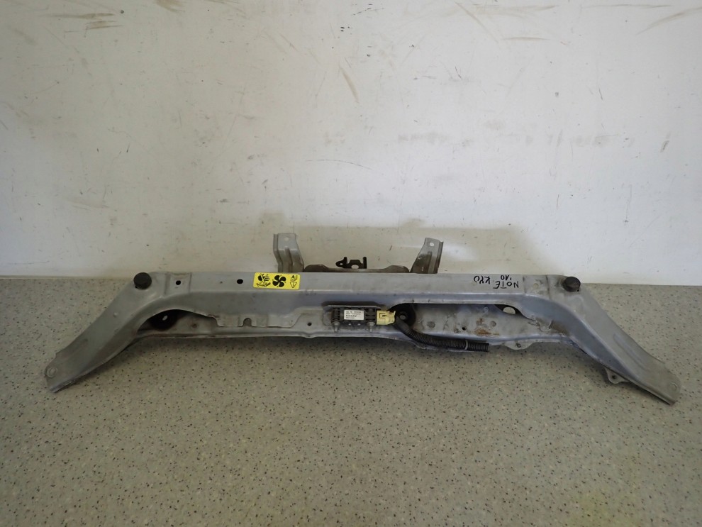 NISSAN NOTE E11 06-11 BELKA GÓRNA PASA PRZEDNIEGO 2/6
