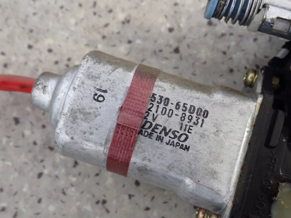 SUZUKI GRAND VITARA I XL7 99-05 PODNOŚNIK SZYBY TYLNY PRAWY 5/6