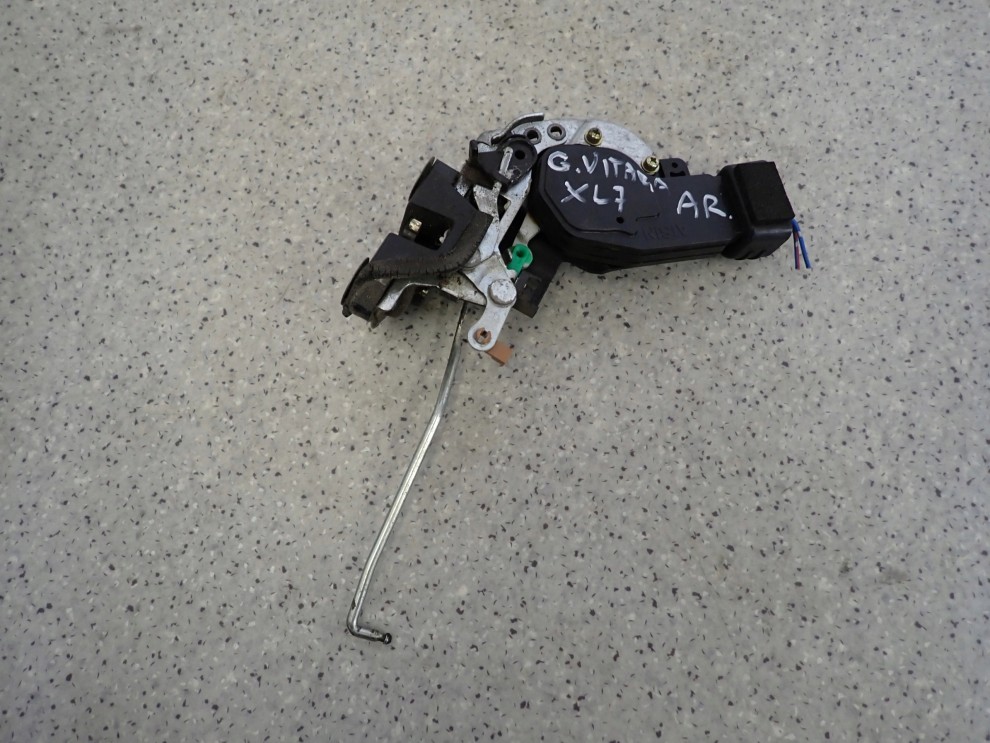 SUZUKI GRAND VITARA I XL7 99-05 ZAMEK TYLNY PRAWY 3/5