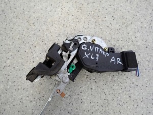 SUZUKI GRAND VITARA I XL7 99-05 ZAMEK TYLNY PRAWY 4/5 MINIATURA