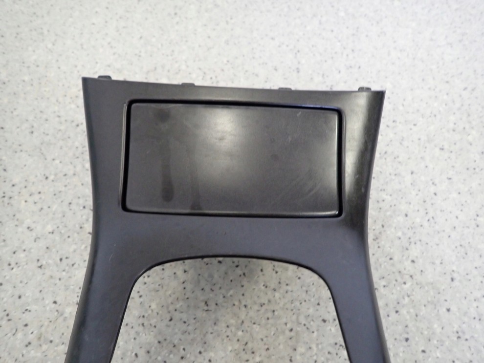 AVENSIS T25 03- SCHOWEK MIESZEK POPIELNICZKA ZAPALNICZKA 4/9