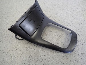 AVENSIS T25 03- SCHOWEK MIESZEK POPIELNICZKA ZAPALNICZKA 5/9 MINIATURA