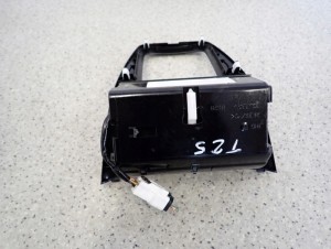 AVENSIS T25 03- SCHOWEK MIESZEK POPIELNICZKA ZAPALNICZKA 7/9 MINIATURA