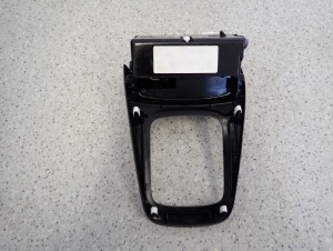 AVENSIS T25 03- SCHOWEK MIESZEK POPIELNICZKA ZAPALNICZKA 9/9 MINIATURA