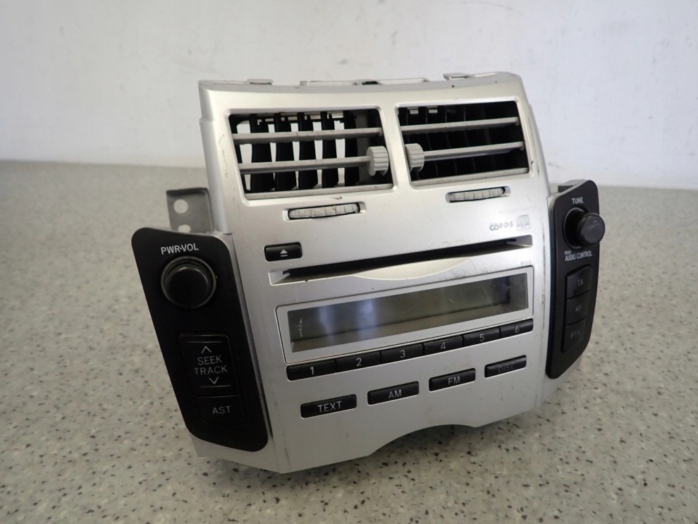 TOYOTA YARIS II 06-09 RADIO FABRYCZNE EUROPA 3/11