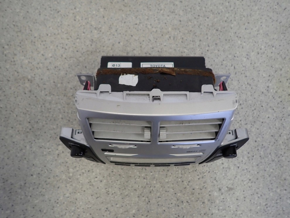 TOYOTA YARIS II 06-09 RADIO FABRYCZNE EUROPA 4/11