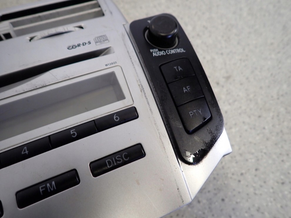 TOYOTA YARIS II 06-09 RADIO FABRYCZNE EUROPA 9/11