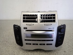 TOYOTA YARIS II 06-09 RADIO FABRYCZNE EUROPA