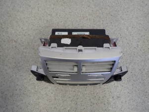 TOYOTA YARIS II 06-09 RADIO FABRYCZNE EUROPA 4/11 MINIATURA