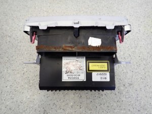 TOYOTA YARIS II 06-09 RADIO FABRYCZNE EUROPA 5/11 MINIATURA