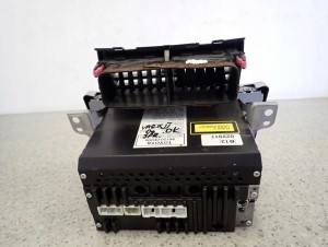 TOYOTA YARIS II 06-09 RADIO FABRYCZNE EUROPA 11/11 MINIATURA