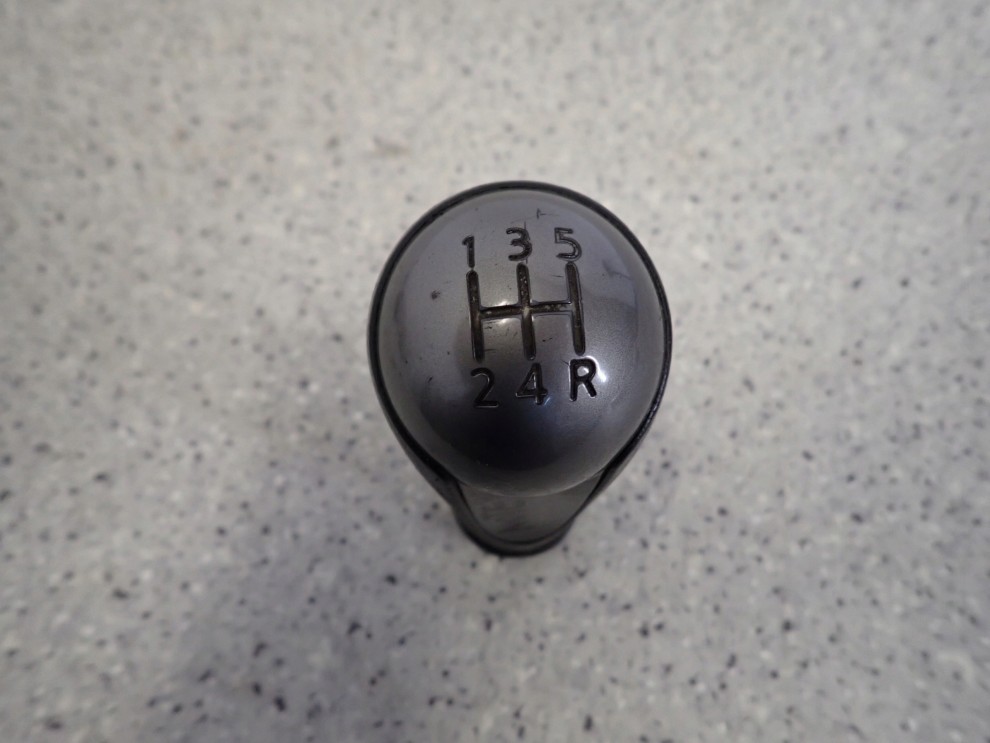 NISSAN NOTE E11 06- GAŁKA ZMIANY BIEGÓW 2/5